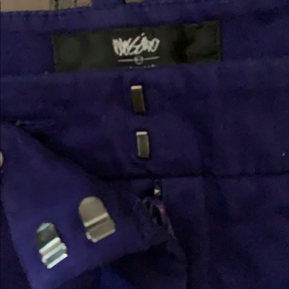 Shorts - Picture 3 of 4